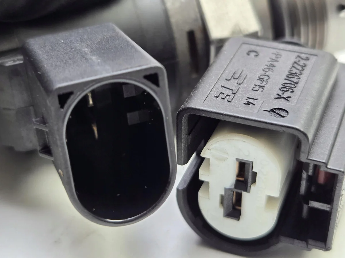 Valvola Pressione Carburante Ford Mondeo MK5 image 8
