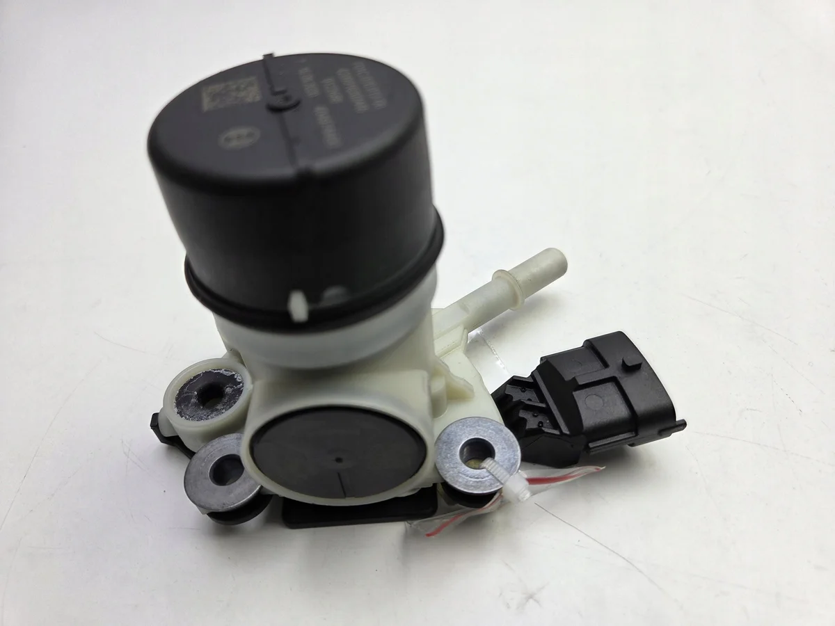 AdBlue pomp Ford Mondeo MK5 JU5A-5J229-AC