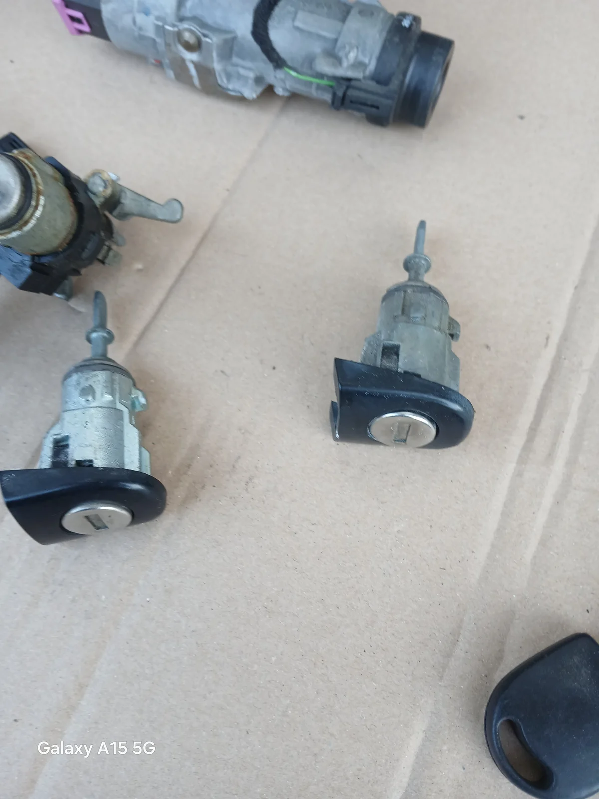 VW Polo 9N Ignition Switch Used image 4