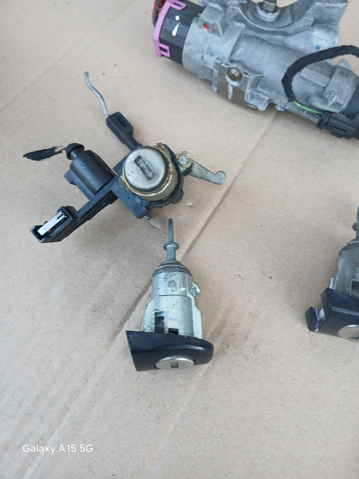 VW Polo 9N Ignition Switch Used image 5