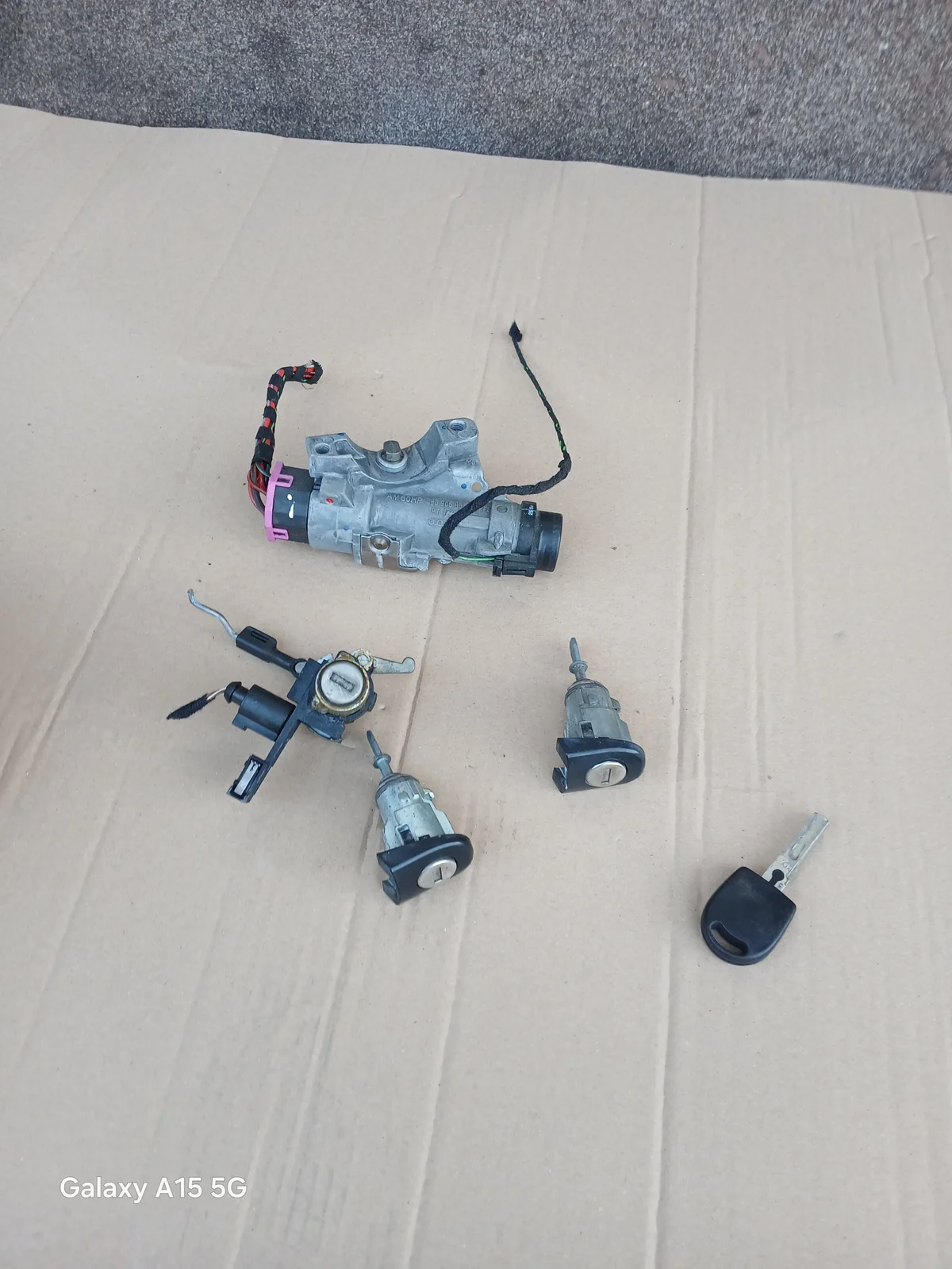 VW Polo 9N Ignition Switch Used image 7
