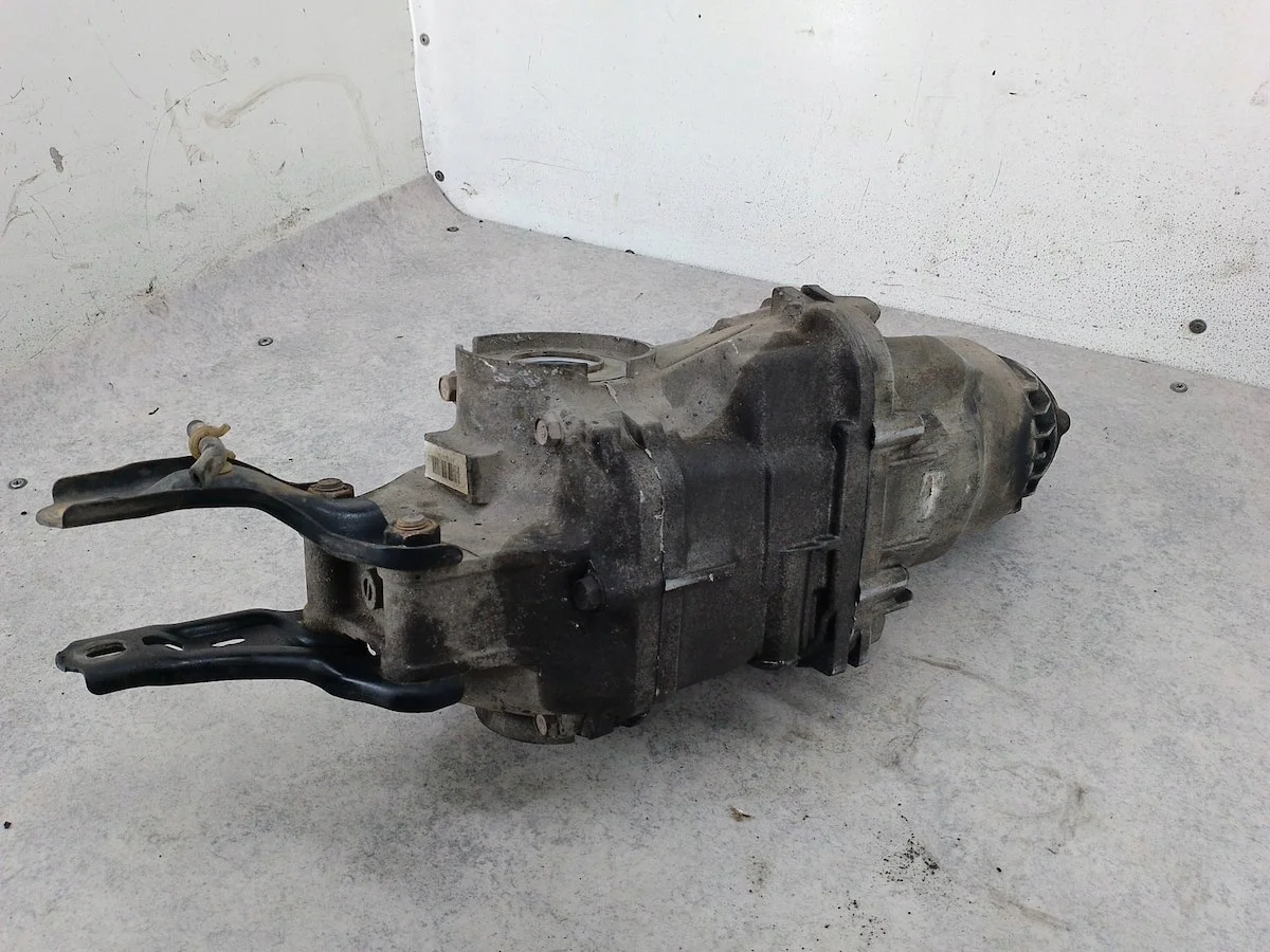 Honda CR-V II Differential hinten B475009834 image 7