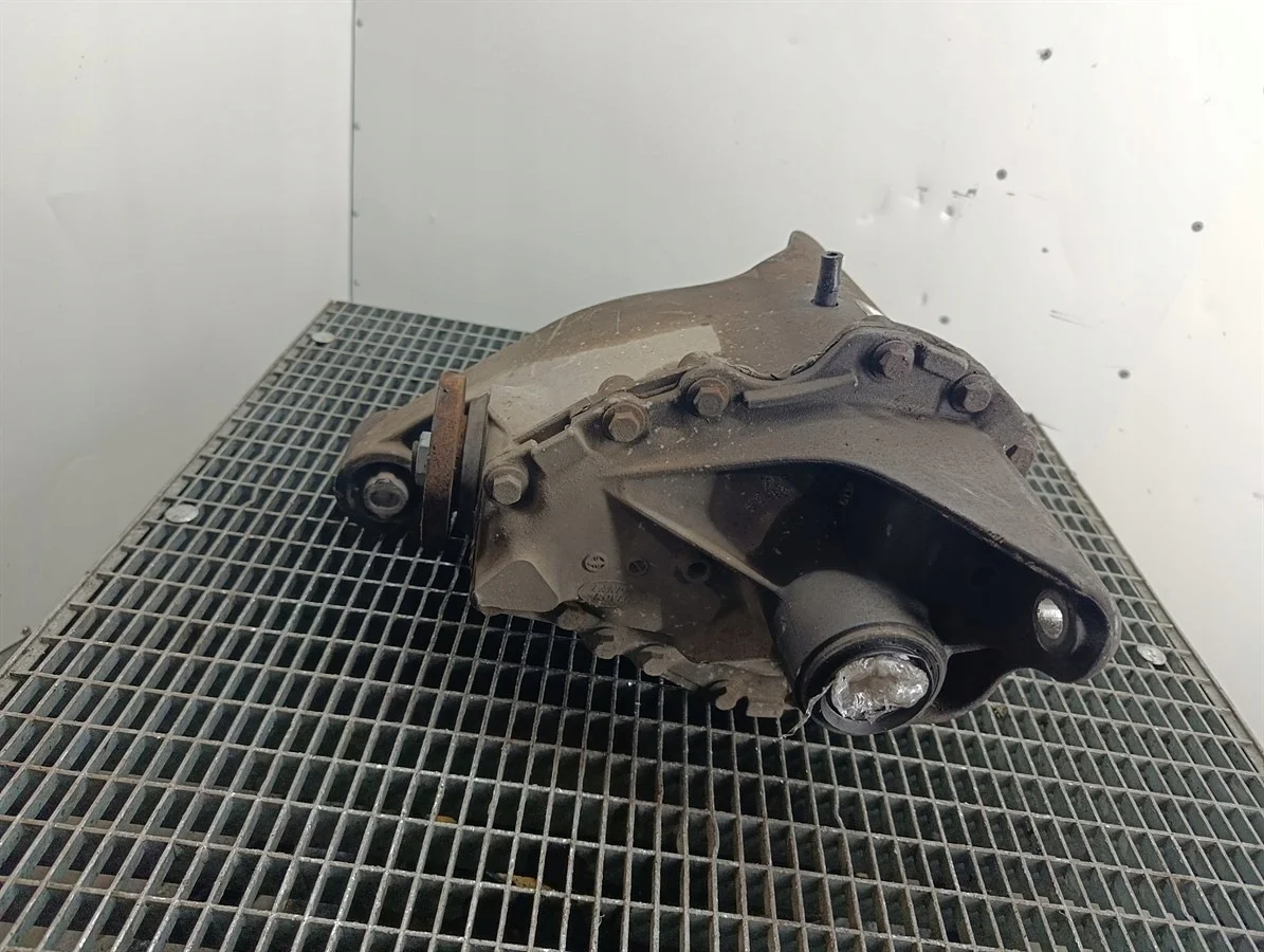 Land Rover Discovery IV Differential AH22-4W063-BC thumbnail 4