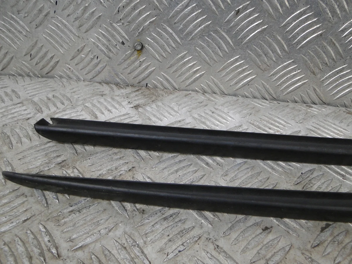Audi A3 8V Windschutzleiste vorne 8V3854328C image 3