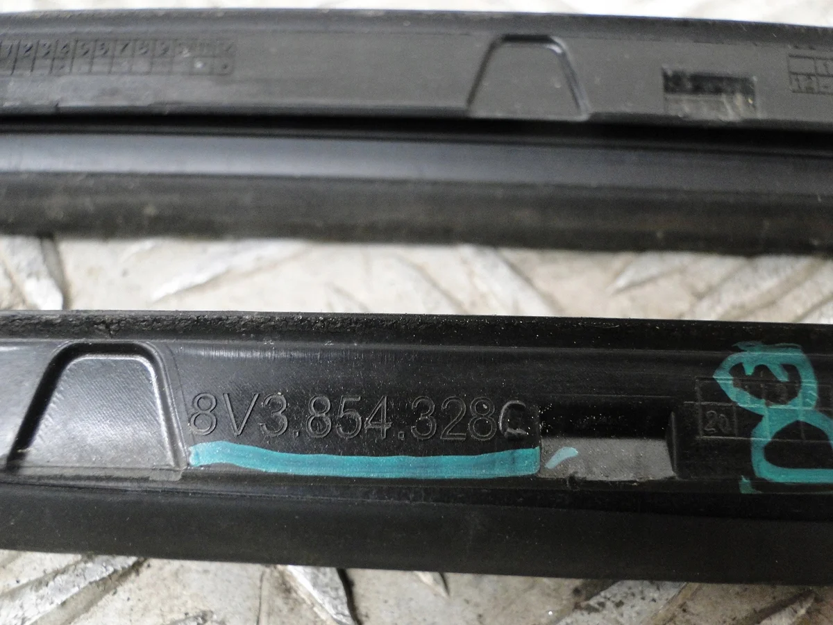 Audi A3 8V Windschutzleiste vorne 8V3854328C image 6