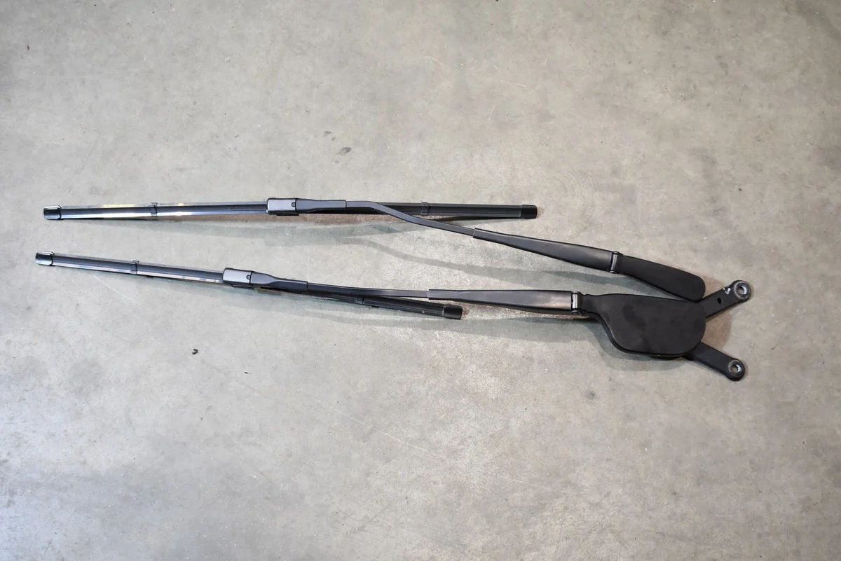 Braços Limpa Para-brisas Mercedes GLS X167 A1678200900