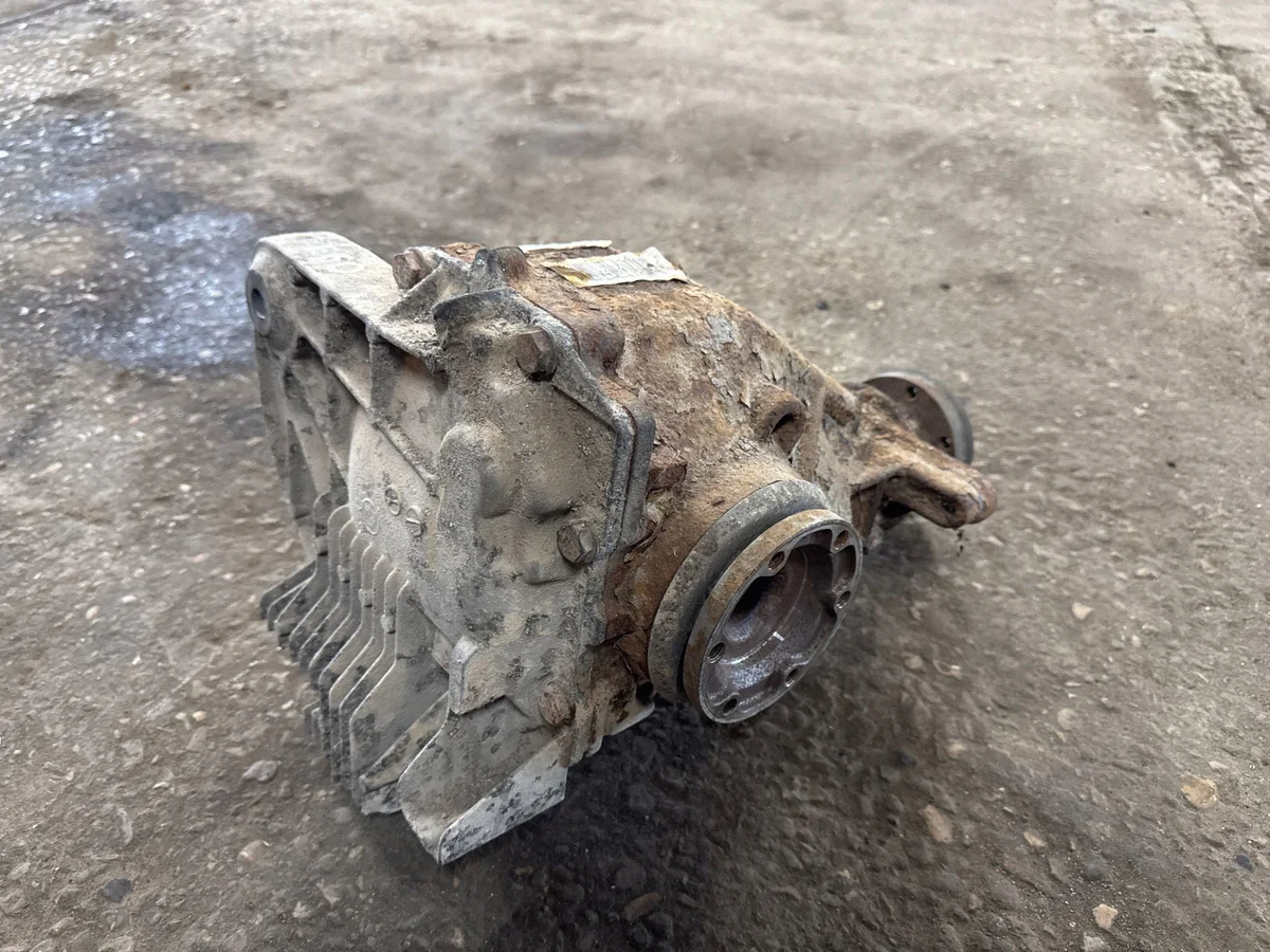 BMW 5 E60 E61 Takatasaaja 7560587
