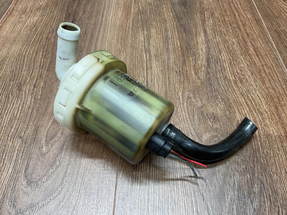 Polttoainesäiliön tyhjennysventtiili Mercedes SL R129 0004764432