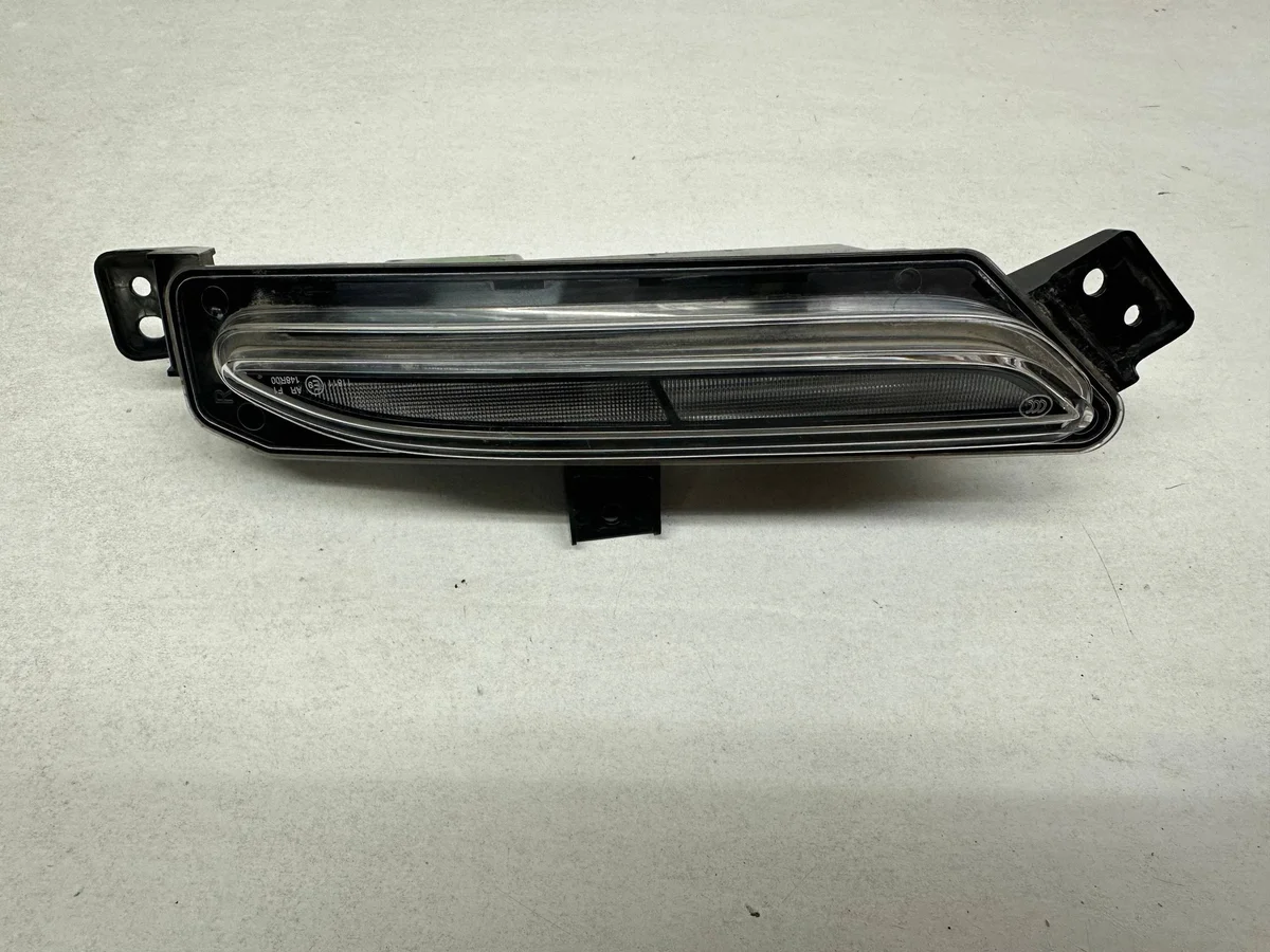 Achteruitrijlamp XPENG G6 7330008FA