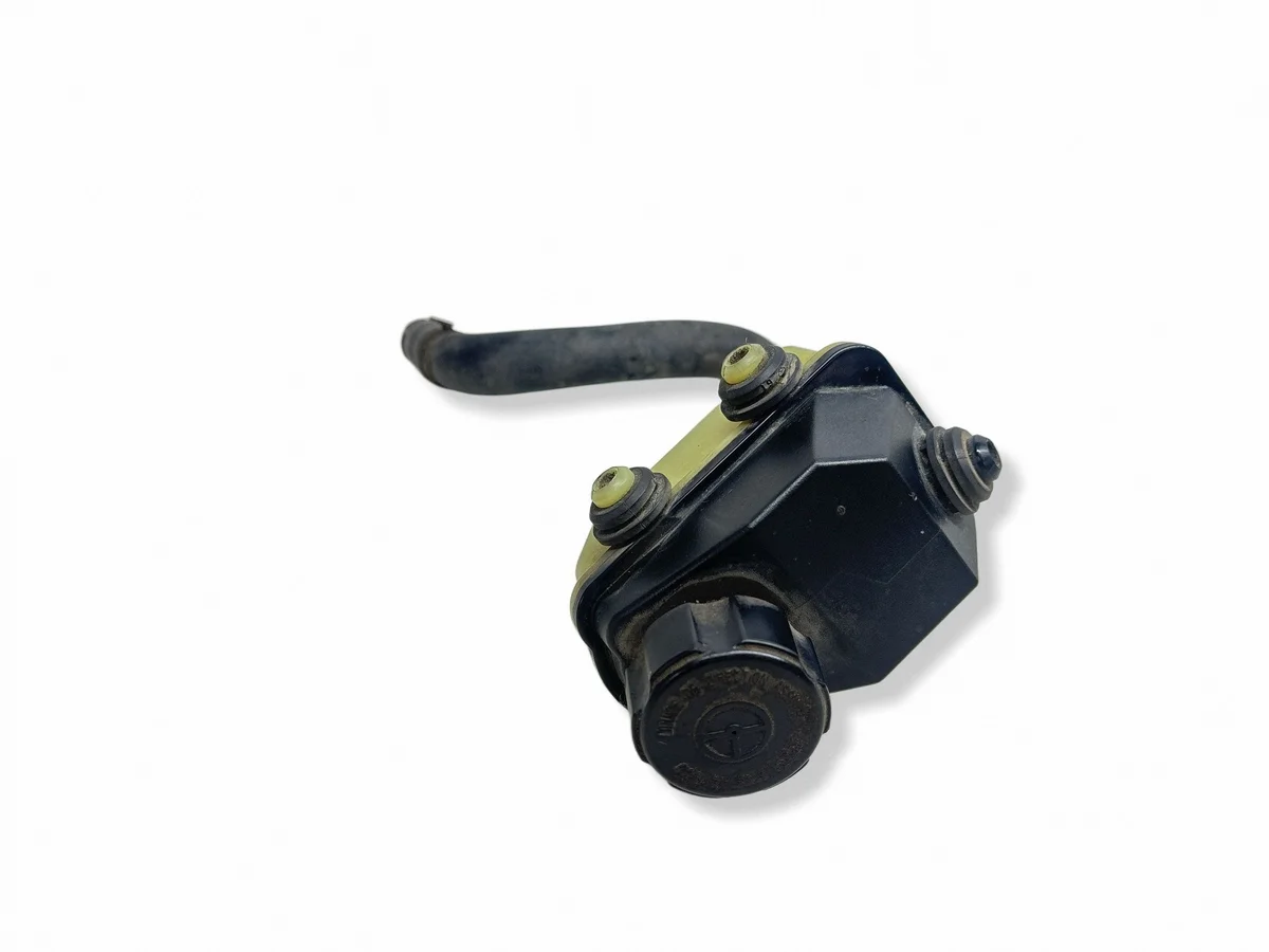 Bouchon réservoir direction assistée Volvo V50 4N51353DC