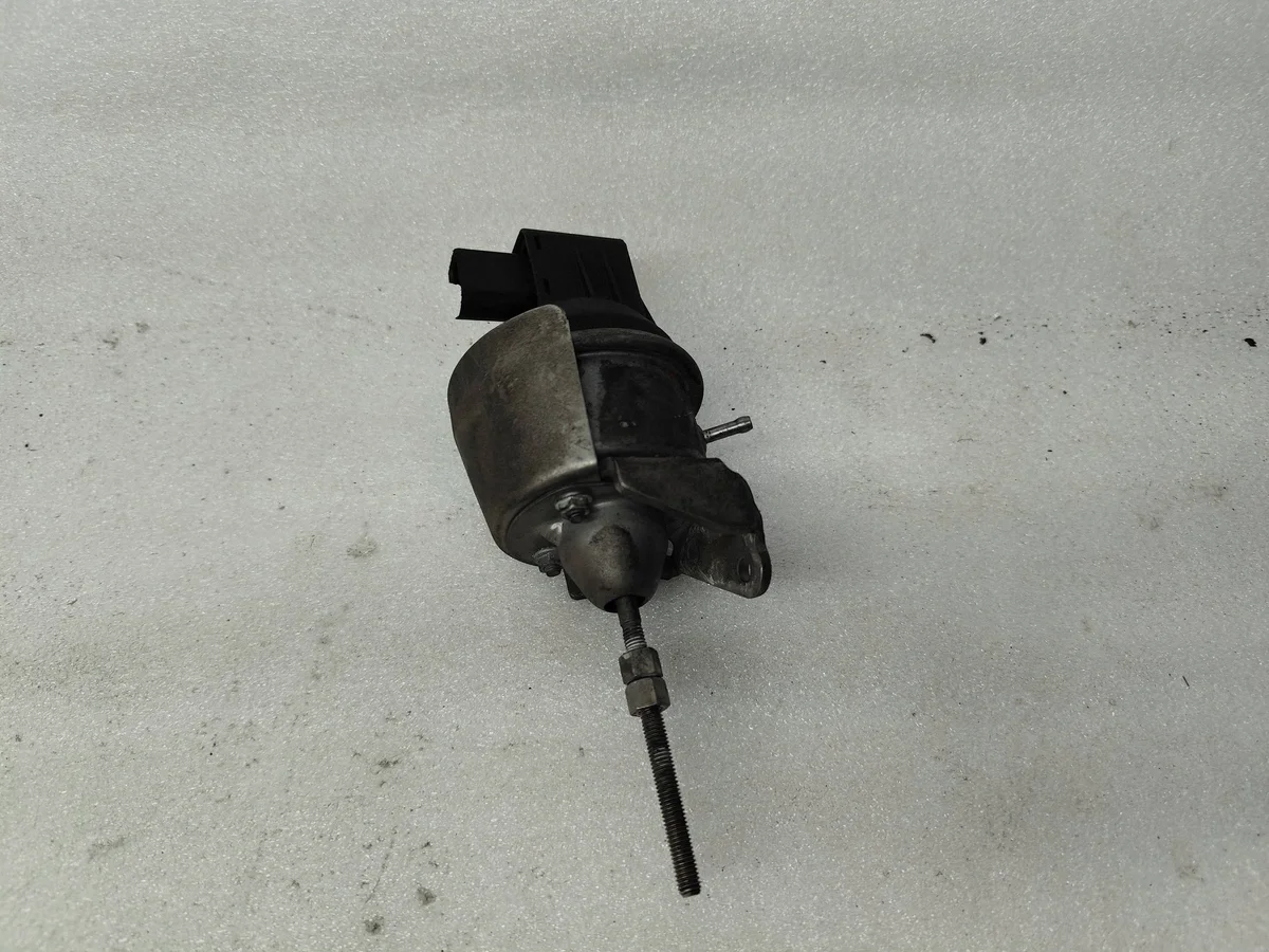 Turboställdon Volkswagen Passat B6 ISA15006