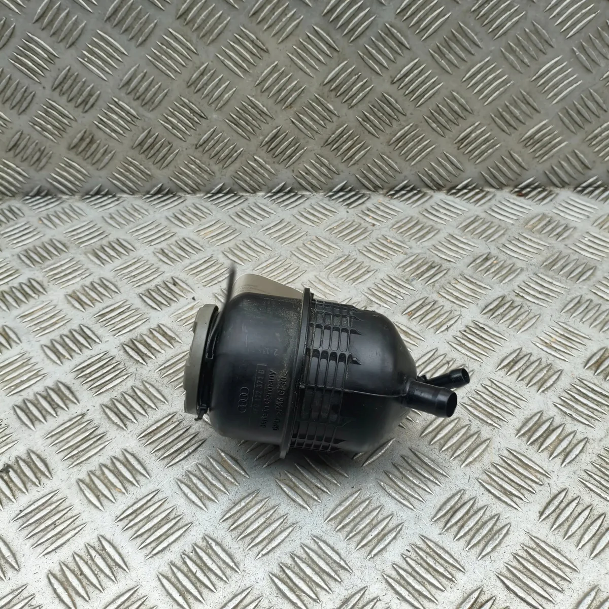 Audi A5 (F53) ohjaustehostin 4F0422371