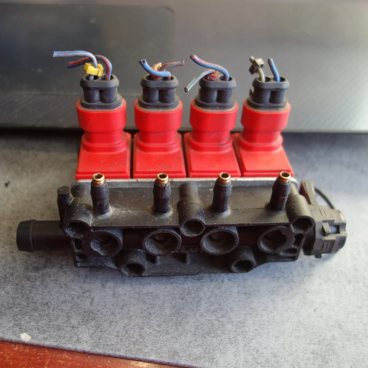 Ruiskutussuutin Valtek 110R-000140 Käytetty