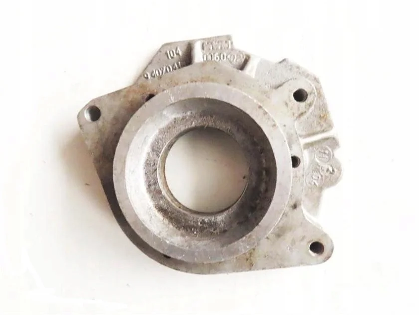 Polttoainepumpun kiinnike VW LT 2.8 TDI 104940704100060-02
