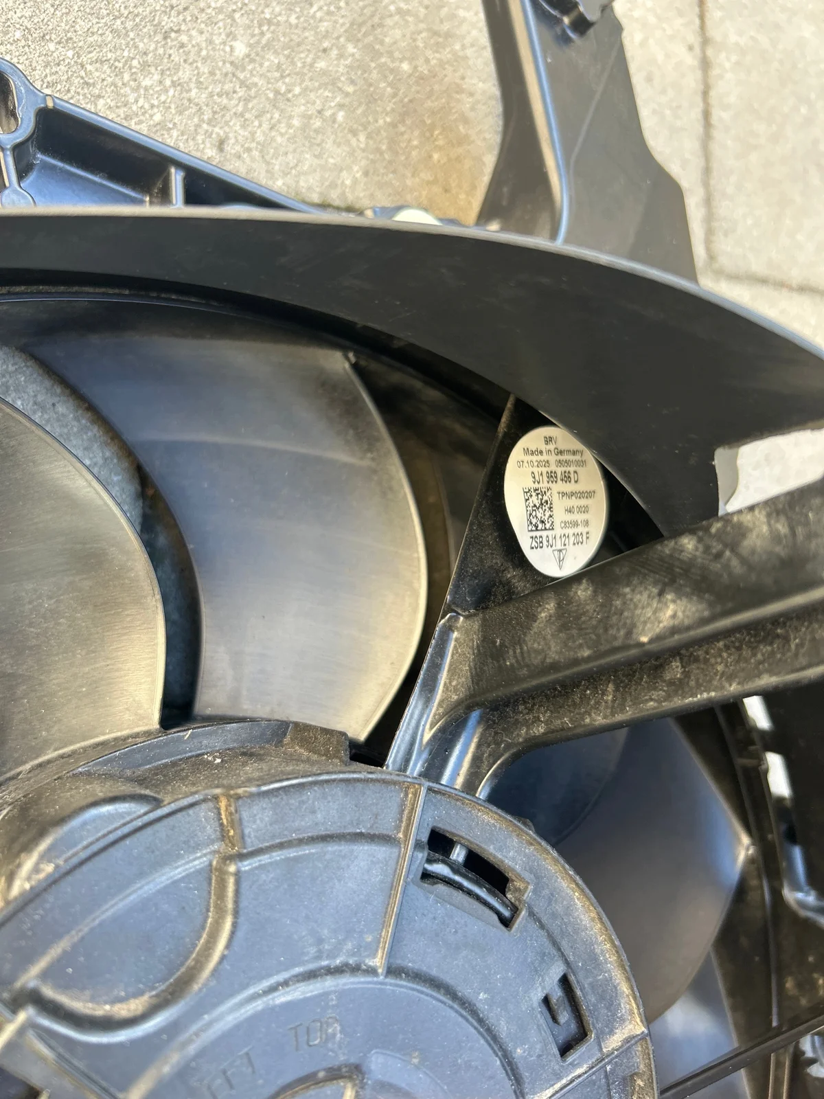 Ventilador Porsche Taycan 9J1121203F Esquerdo image 3