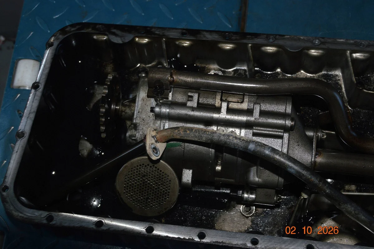 Mercedes W211 Oil Pump R1371810201