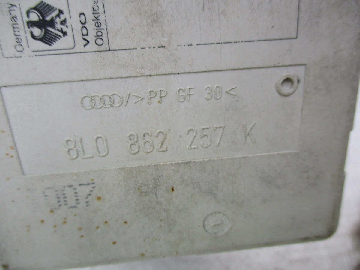 Zentralverriegelungspumpe Audi A4 A3 A8 8L0862257K image 3