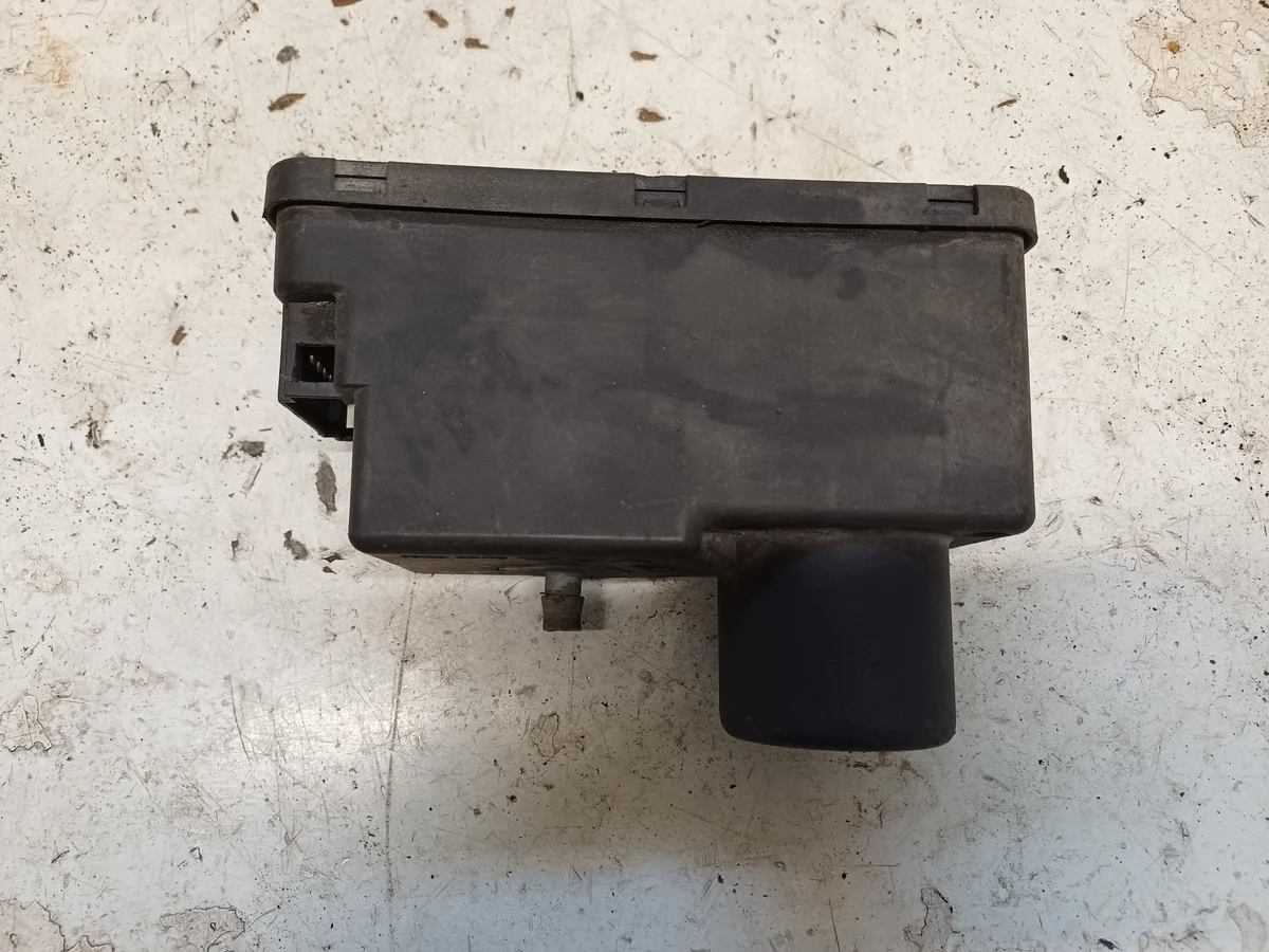 Zentralverriegelungspumpe VW Passat B4 1H0962257G image 3