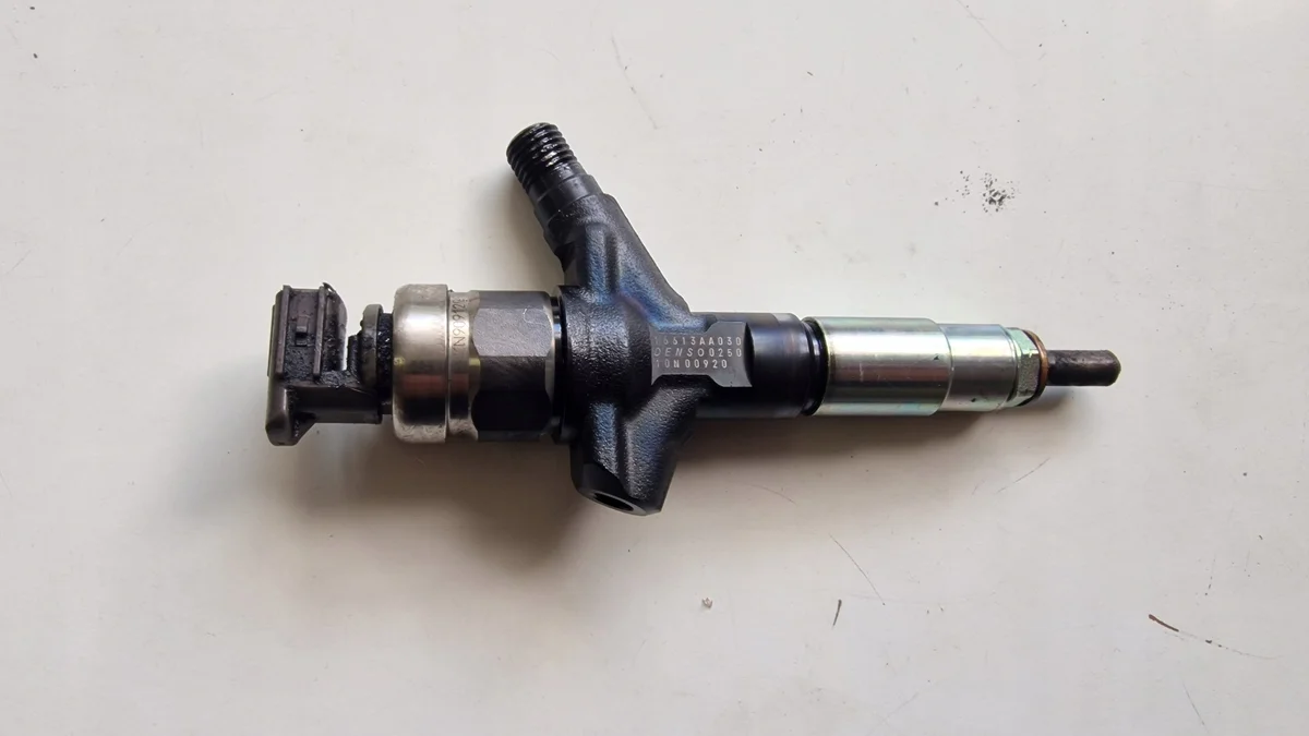 Brandstofinjector Subaru Outback IV 16613AA030