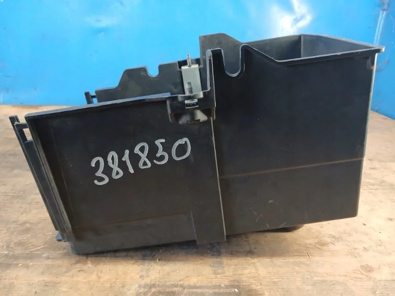 Ford Focus III Batterifäste CV61-10732-AE