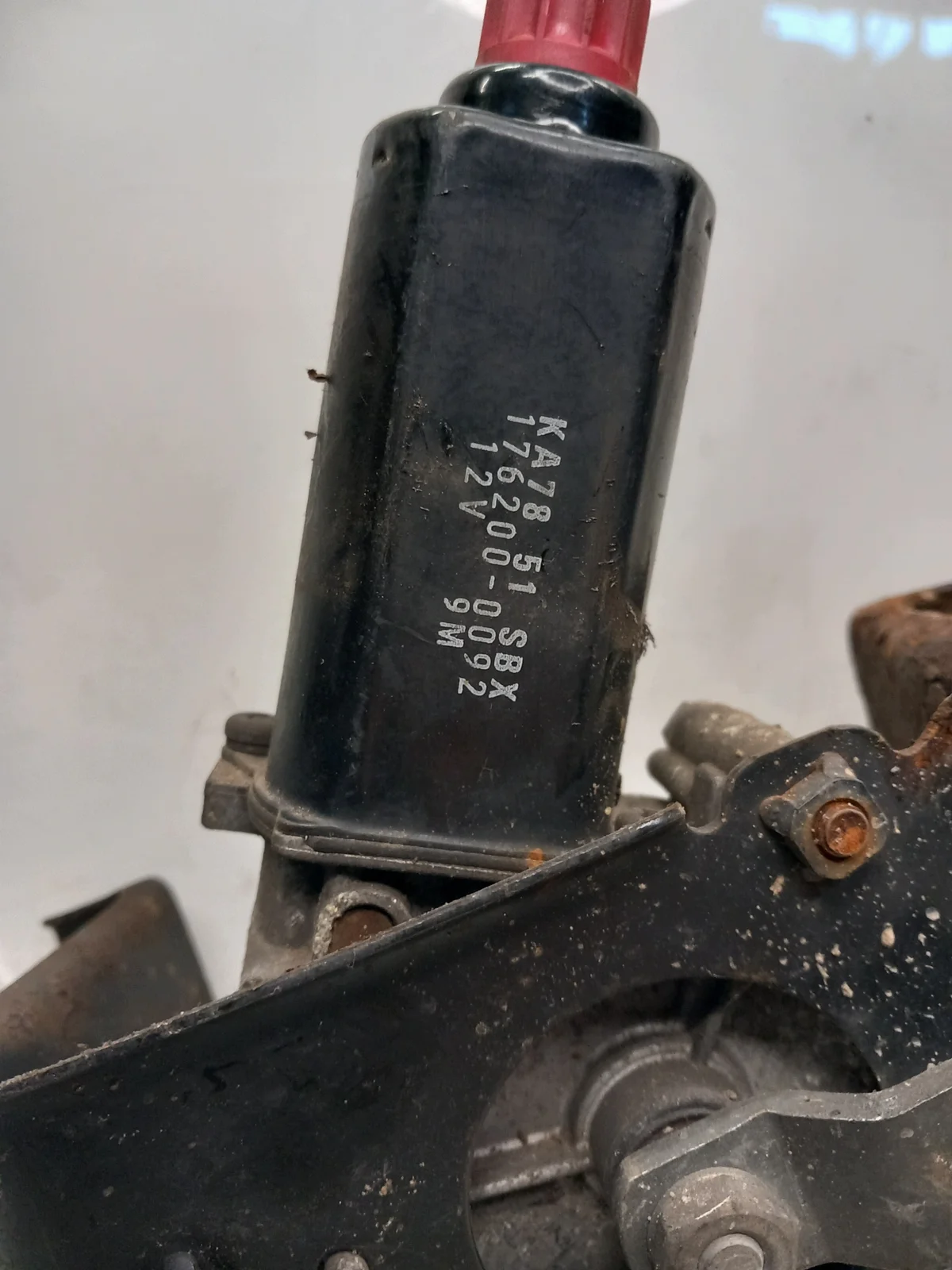 Motor Scheinwerferklappe Mazda 323F 176200-0092