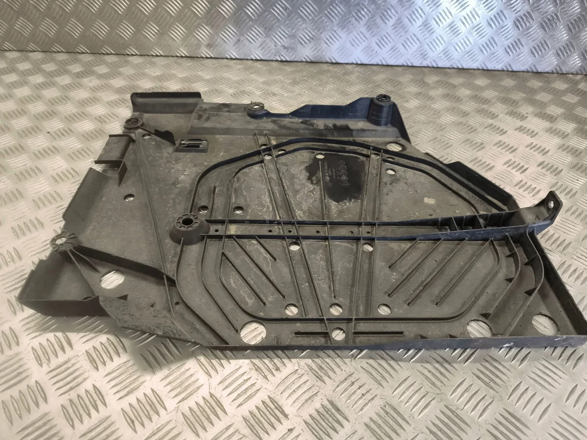 Subaru Outback (BT) 42045AN03A Untere Tankabdeckung rechts thumbnail 1