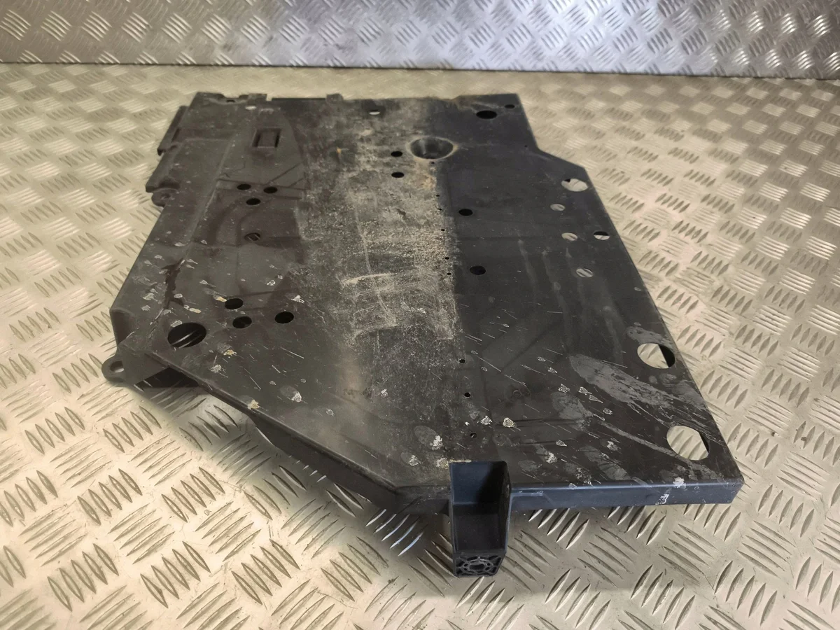 Subaru Outback (BT) 42045AN03A Untere Tankabdeckung rechts thumbnail 6