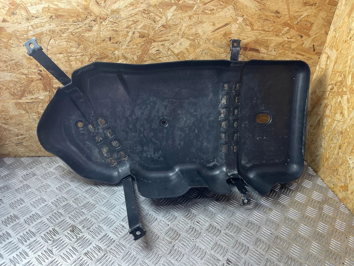 Porsche Cayenne (92A) Untere Tankabdeckung 7L0201973C image 5