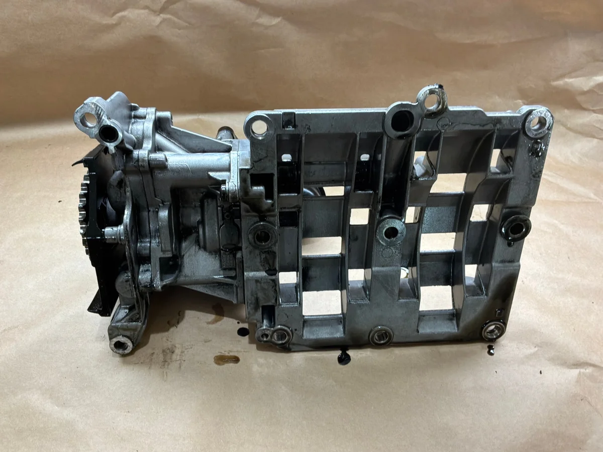 Oljepump BMW 5 E60 E61 N47D20A E61LCIpompaoleju thumbnail 5