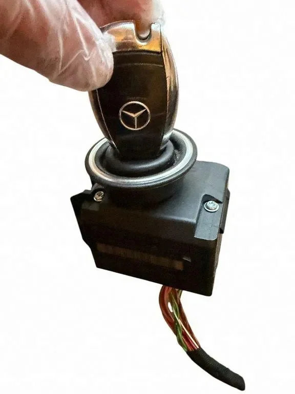 Mercedes-Benz CLK Cabrio (A209) Interruptor de encendido A2095453308