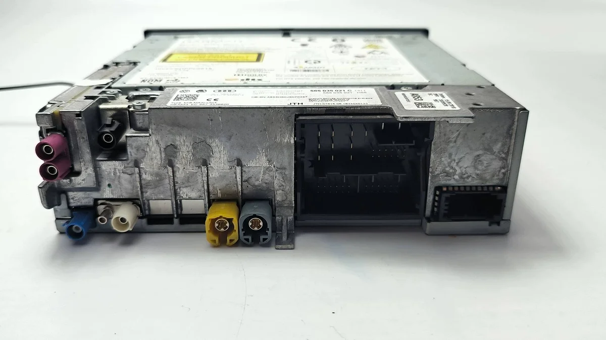 Changeur CD Skoda Superb III 565035021C image 5