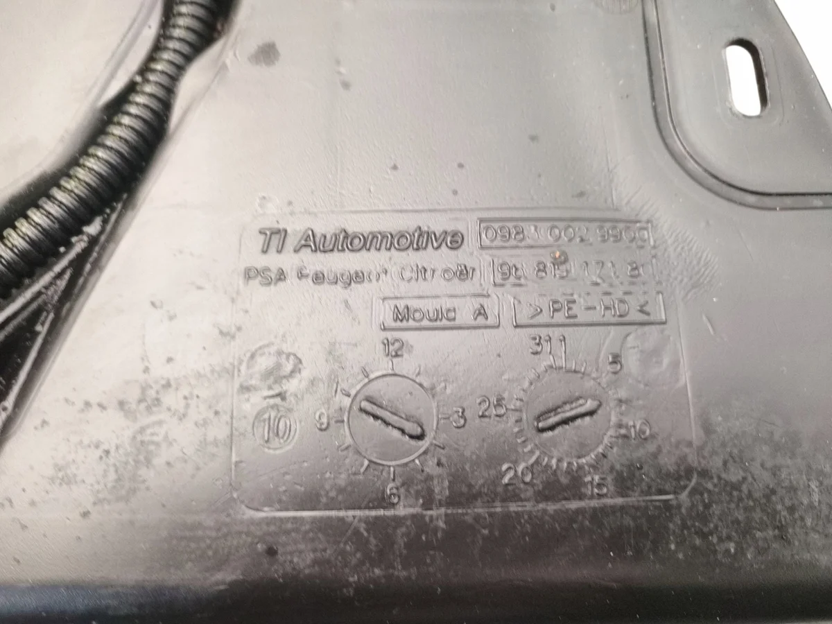 FAP-Flüssigkeitsbehälter Peugeot 407 508 Citroen C5 III 9681917180 image 3