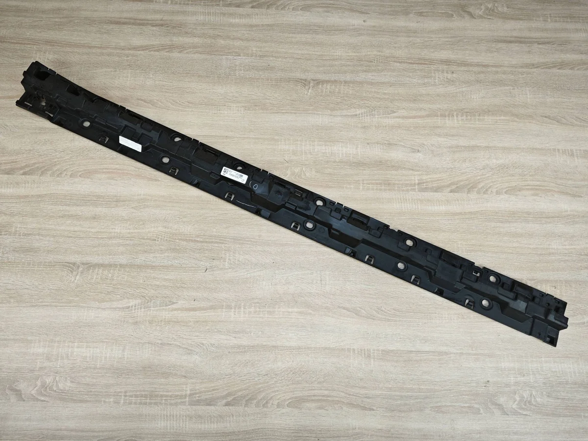 Soporte moldura umbral BMW X5 G05 LCI 7425460