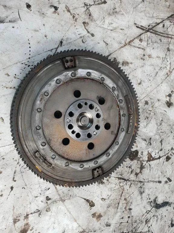Volano BMW Serie 3 E90 E91 2009 055210