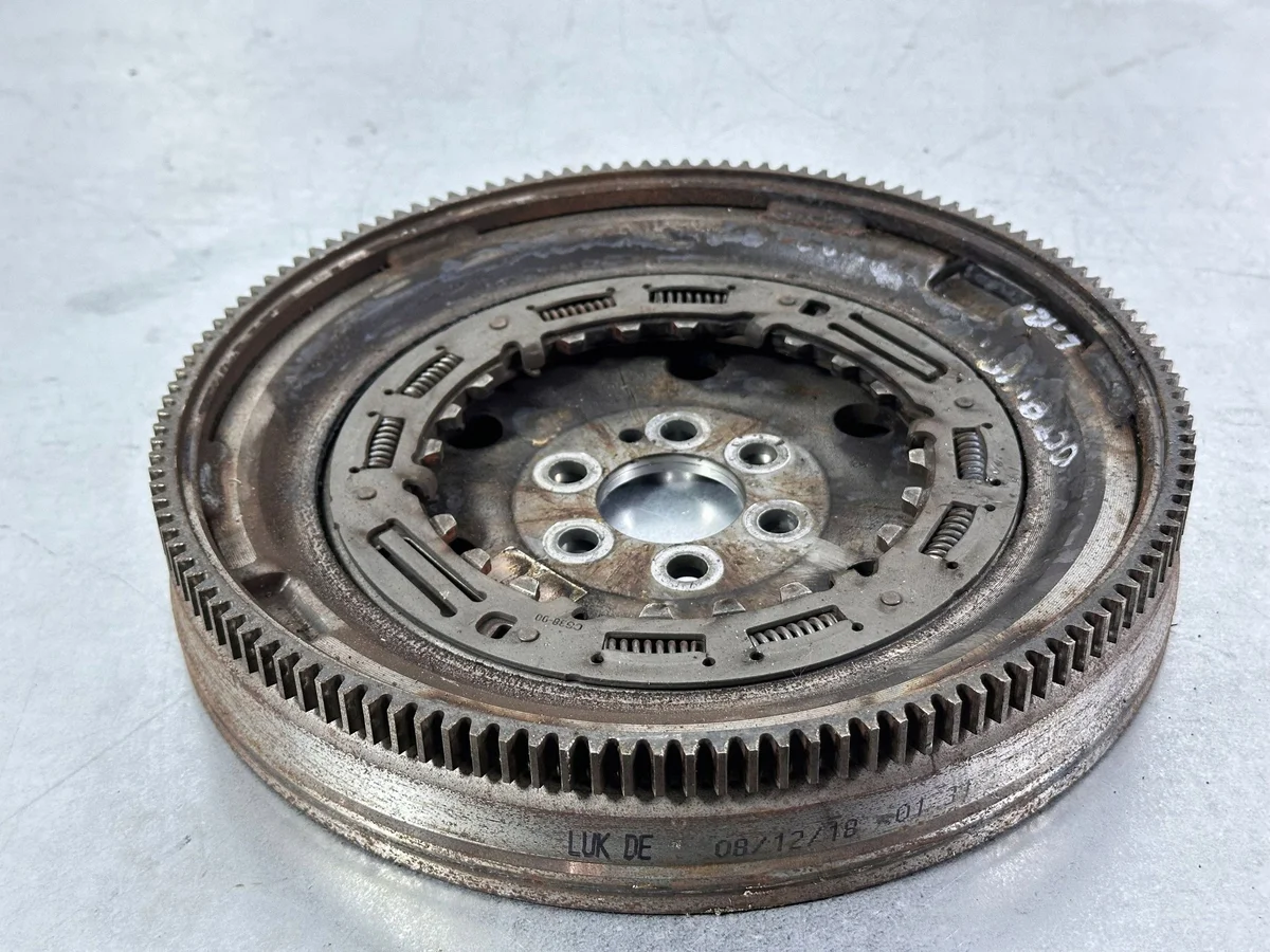 Flywheel Skoda 04E105266