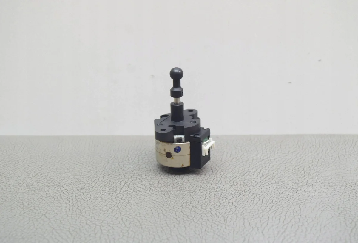 Stellmotor Scheinwerferverstellung Links VW Touran III PL35L024Y6V6