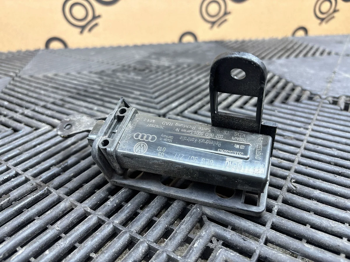 Banden druksensor Porsche Panamera 8E0907277