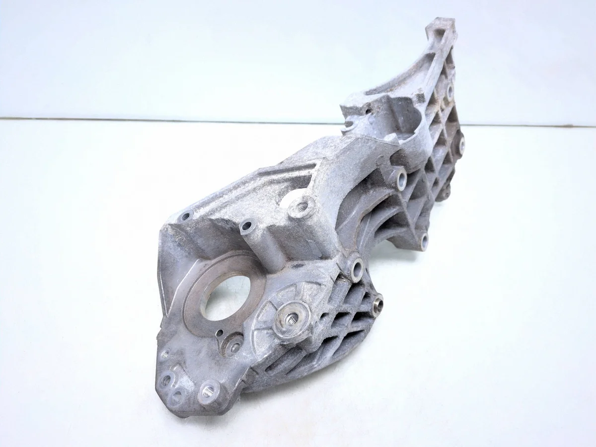 Audi Q3 8U Halter Kraftstoffpumpe 03L903143Q image 7