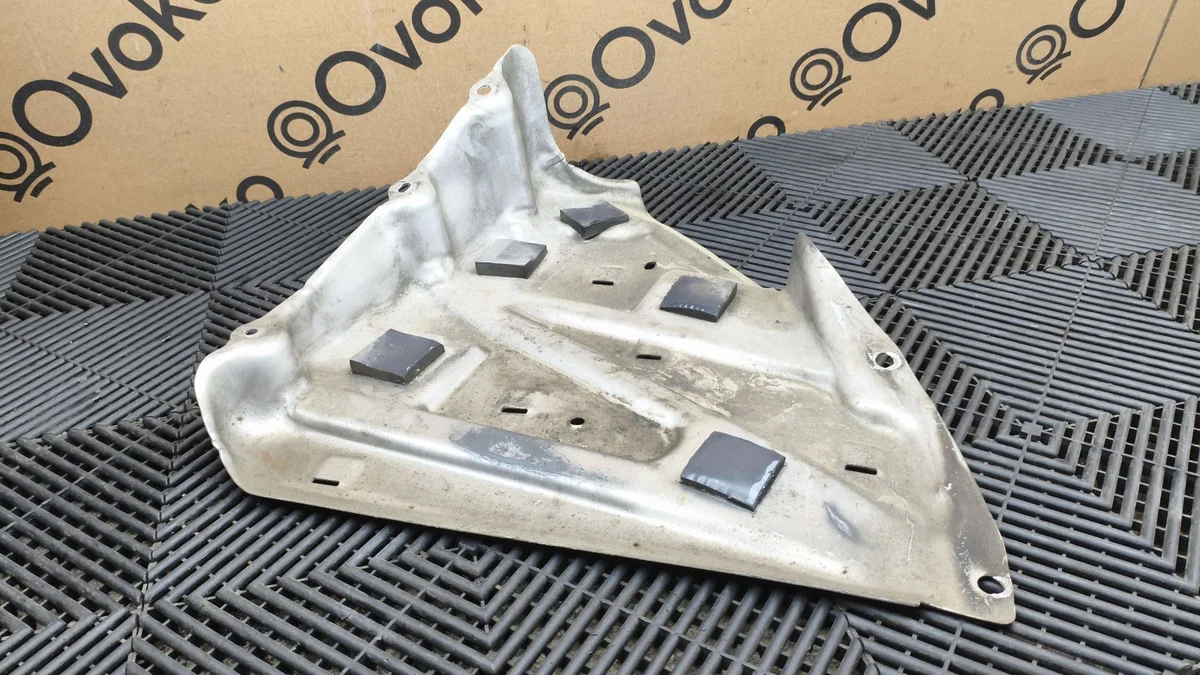 Fuel Tank Shield Left Chevrolet Corvette C6 ZVG135461