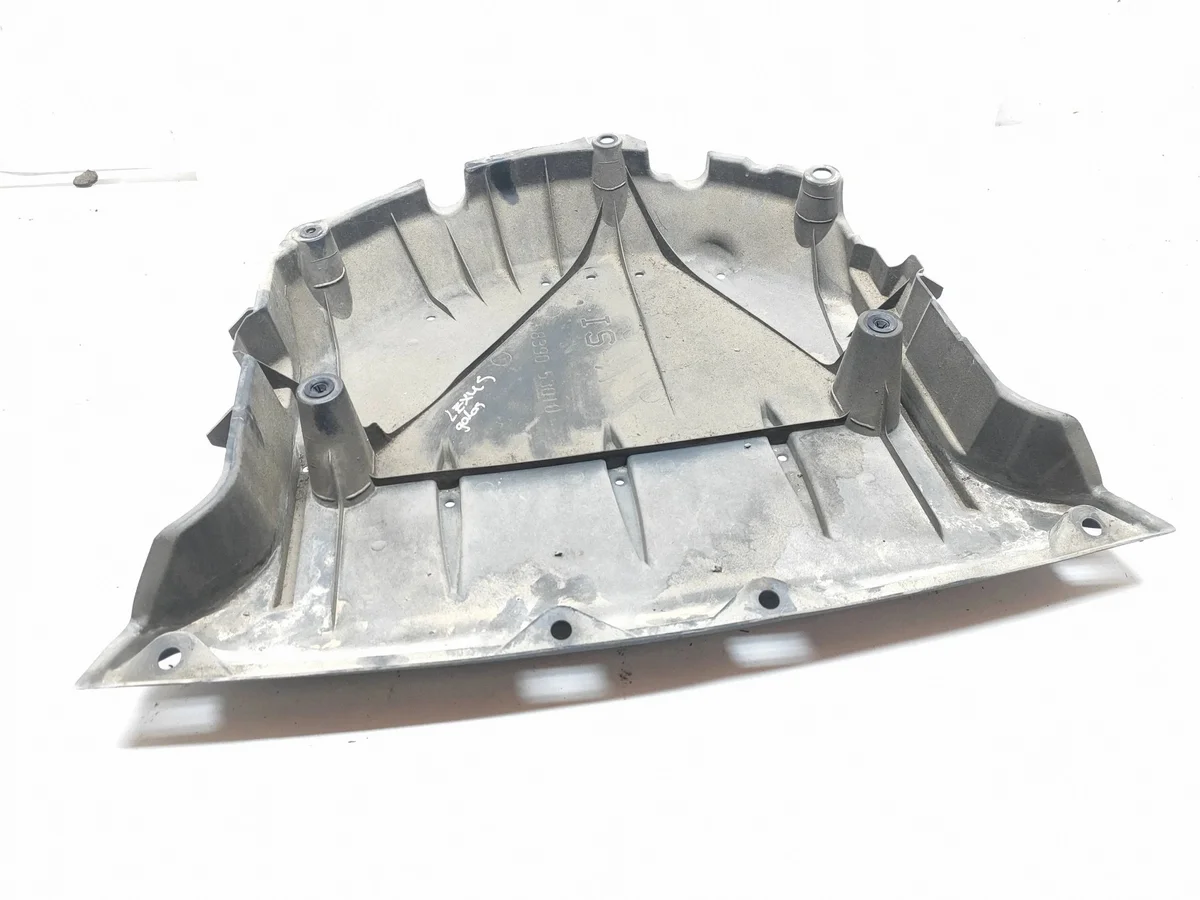 Lexus IS III Afdekking brandstoftank 8839053010