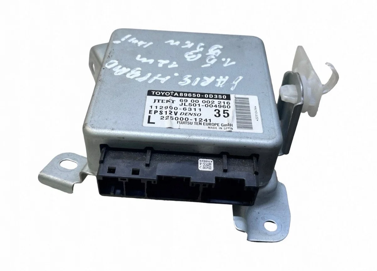 Ohjaustehostimen moduuli Toyota Yaris 896500D350