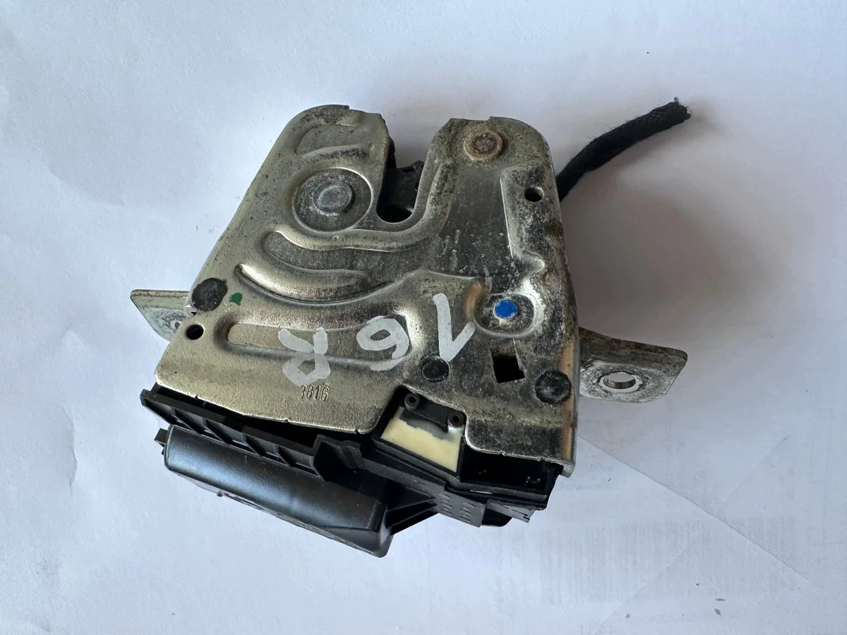 Cerradura portón Mercedes Clase A W176 0997400500