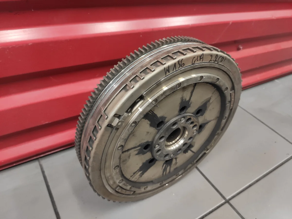 Volante Bimassa Mercedes W156 OM651