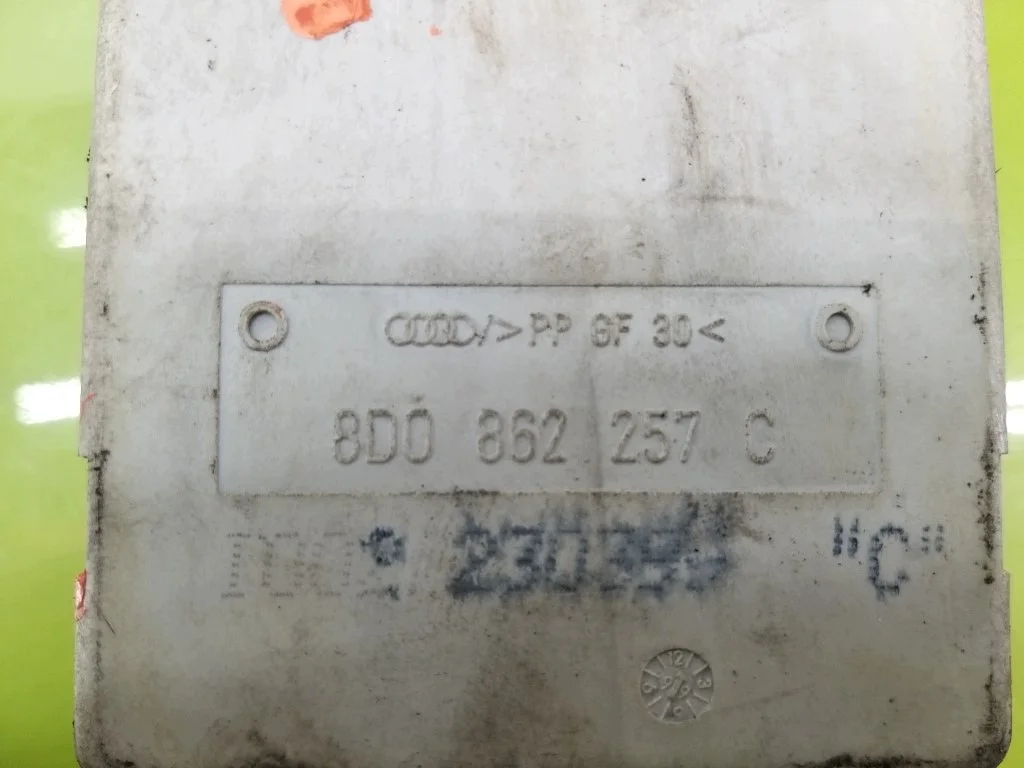 Pompa centralizzata Audi A3 8L 8DO862257C image 5