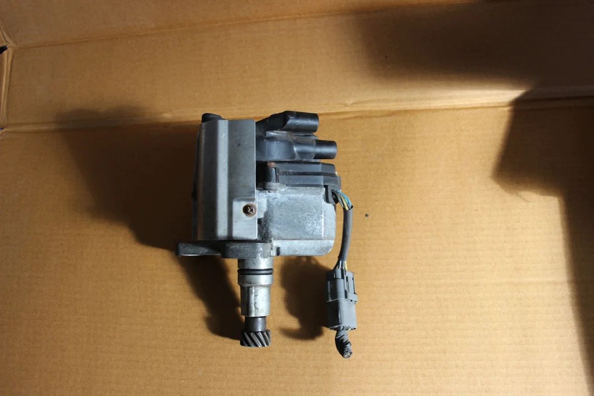 Mazda 626 Zündverteiler D4T90-02