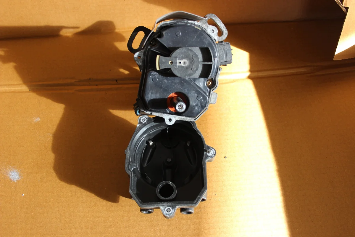 Mazda 626 Ignition Module D4T90-02 image 4