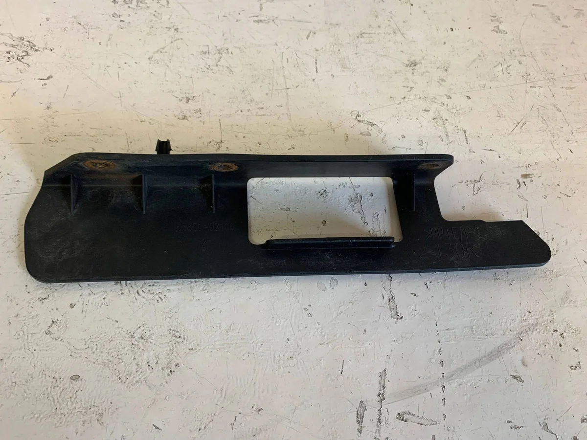 Mutter für Schmutzfänger vorne rechts Toyota Auris 5385102110 image 3