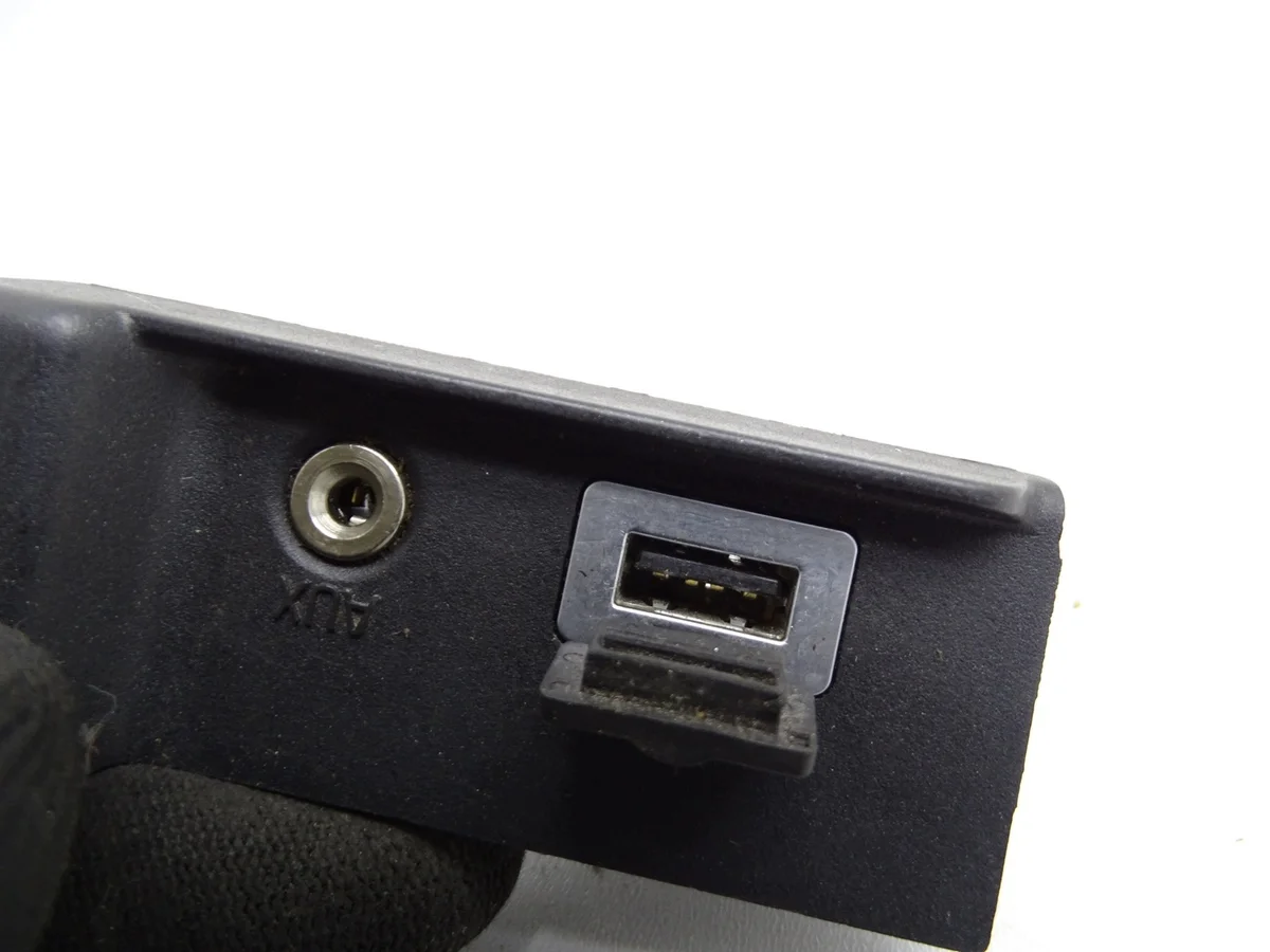 Prise USB AUX Volvo V60 S60 II 31285608