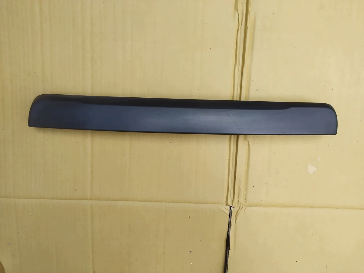 Friso da Bagageira Renault Duster II 908129113R