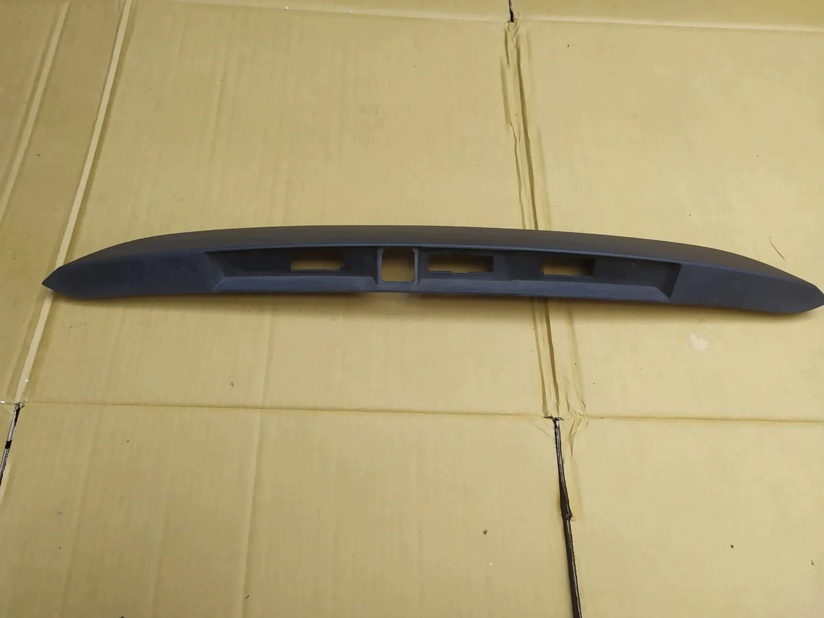 Friso da Bagageira Renault Duster II 908129113R image 3